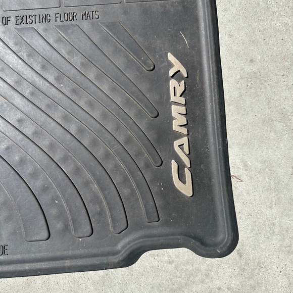 Toyota Camry 2012-2014 Water-Repellant Black Car Floor Mat - Picture 5 of 6